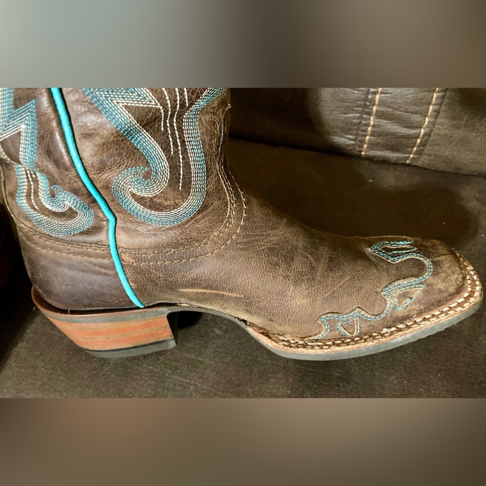 Ariat Caballera Western Boot with Turquoise accents - Picture 9 of 16